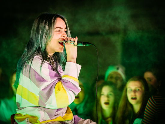 Billie Eilish - Biografie | NPO 3FM